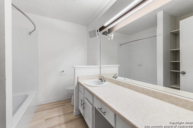 Image 38 of 46 For 6611 Cades