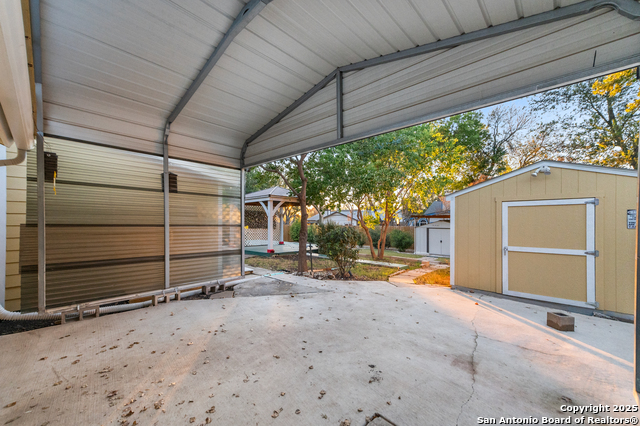 Image 4 of 46 For 6611 Cades