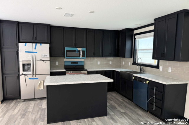 Image 2 of 5 For Lot G Cr 124