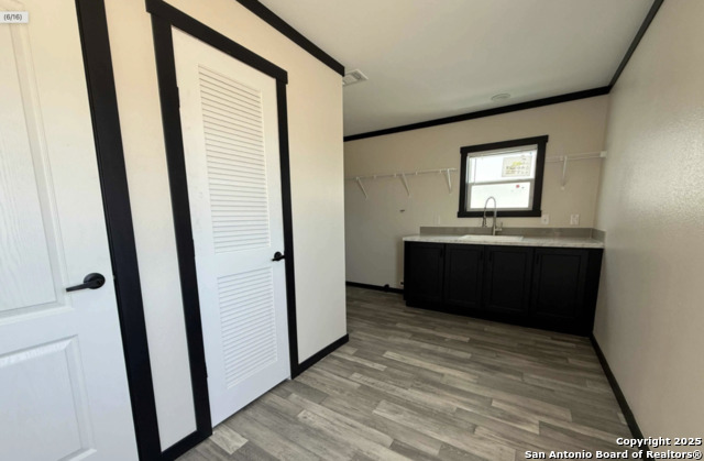 Image 3 of 5 For Lot G Cr 124