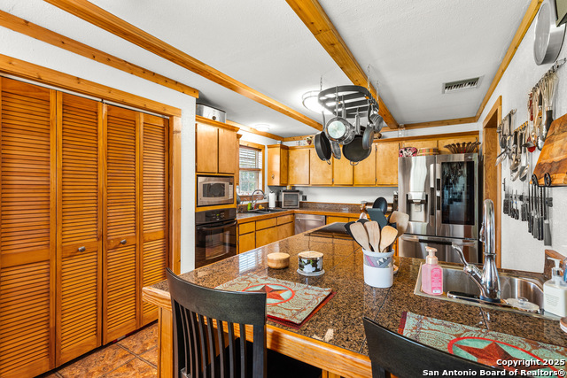 Image 17 of 64 For 425 Old Pleasanton