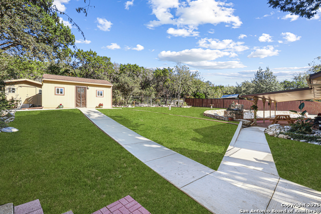 Listing photo id 15 for 7339 Shady Hollow