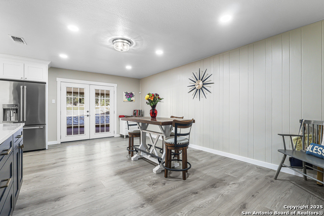 Listing photo id 3 for 7339 Shady Hollow