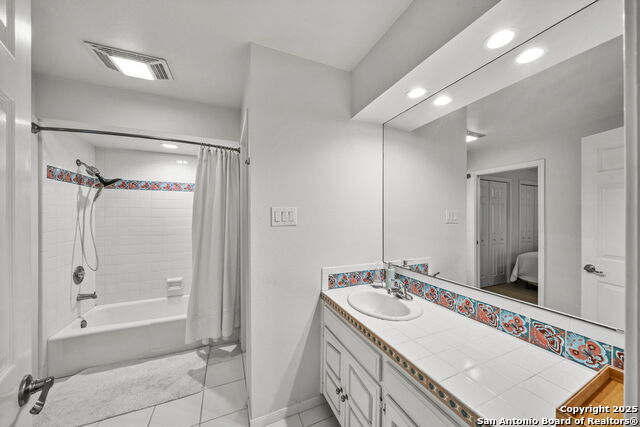 Image 20 of 27 For 1130 River Vista W