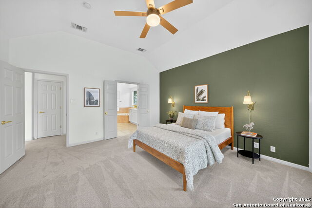 Image 24 of 37 For 210 English Oaks