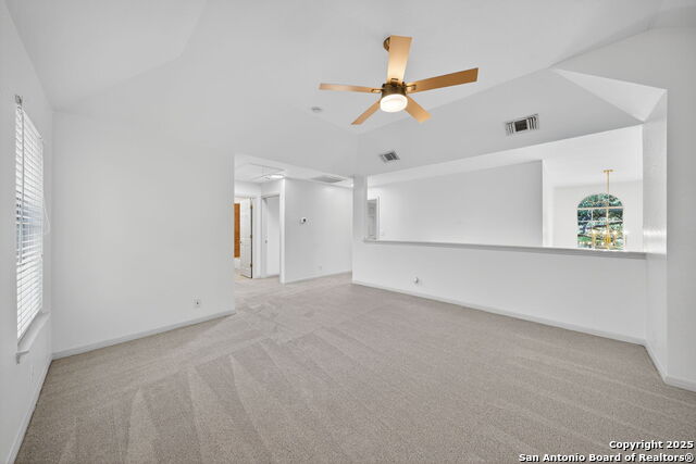 Image 32 of 37 For 210 English Oaks