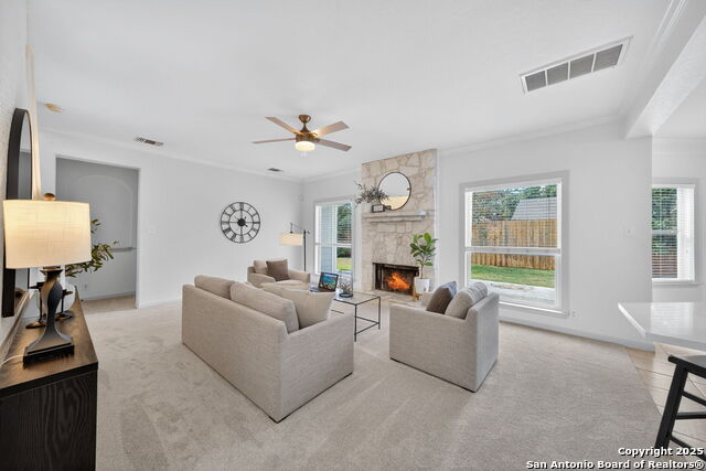 Image 9 of 37 For 210 English Oaks