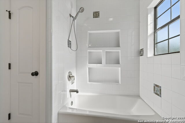 Image 27 of 42 For 905 Cypress Pass