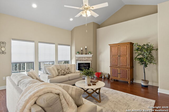 Image 7 of 42 For 905 Cypress Pass