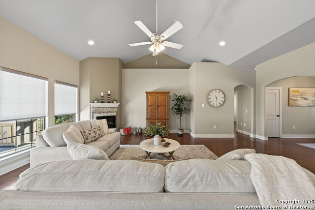 Image 8 of 42 For 905 Cypress Pass