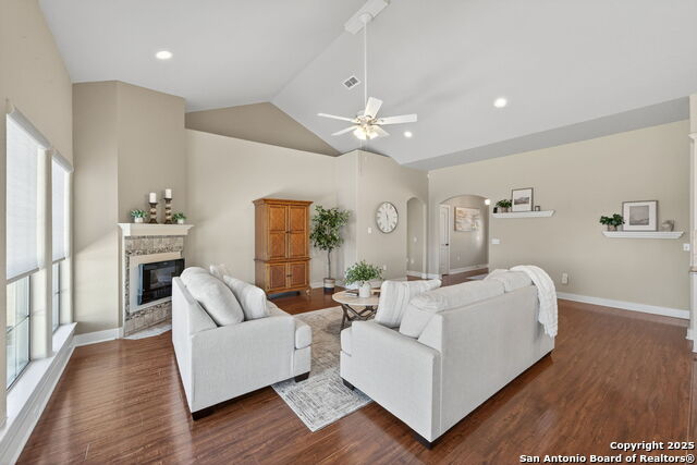 Image 9 of 42 For 905 Cypress Pass