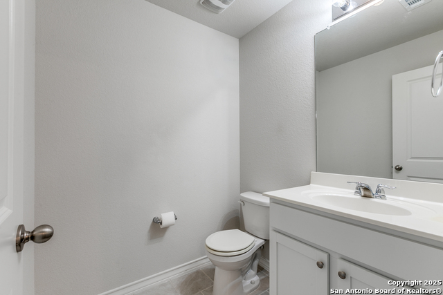 Image 23 of 25 For 4843 Closed Grip