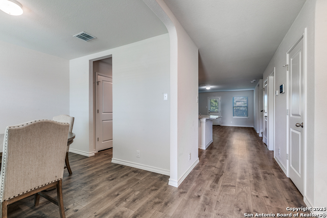 Image 4 of 25 For 4843 Closed Grip