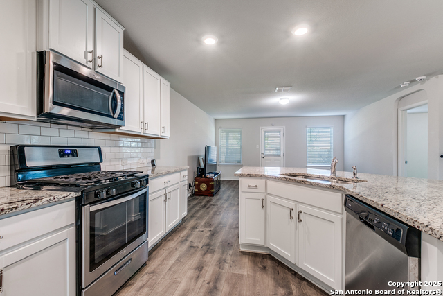 Image 8 of 25 For 4843 Closed Grip