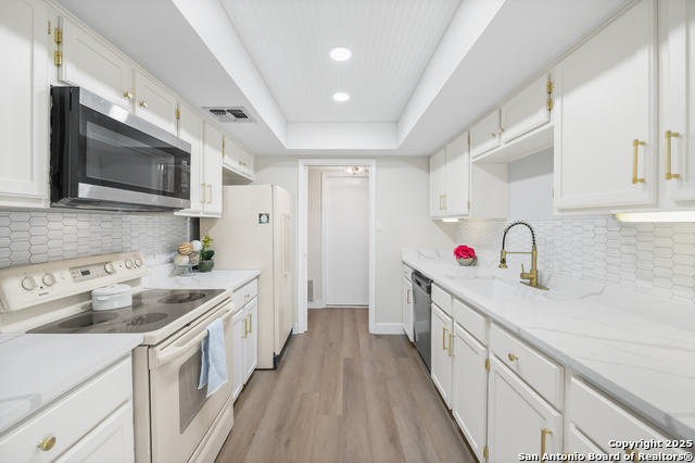 Image 11 of 27 For 8417 Echo Creek