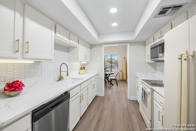 Image 12 of 27 For 8417 Echo Creek