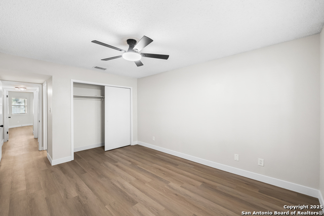 Image 18 of 27 For 8417 Echo Creek