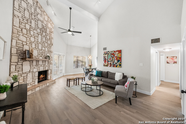 Image 4 of 27 For 8417 Echo Creek