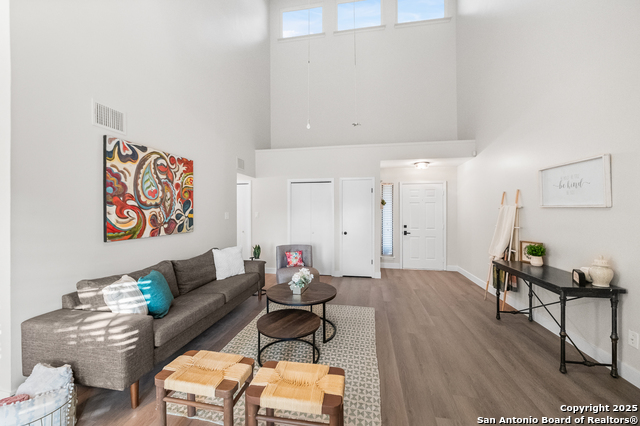 Image 5 of 27 For 8417 Echo Creek