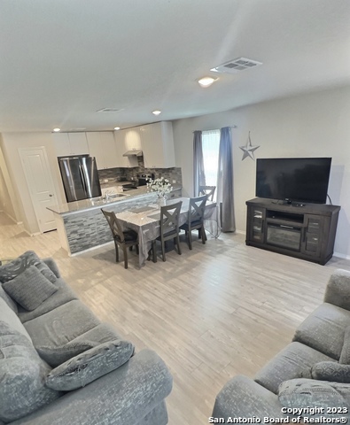 Image 7 of 16 For 7507 Vista Grove