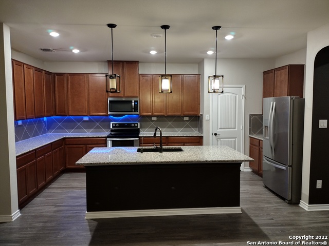 Image 22 of 35 For 11212 Hill Top Loop