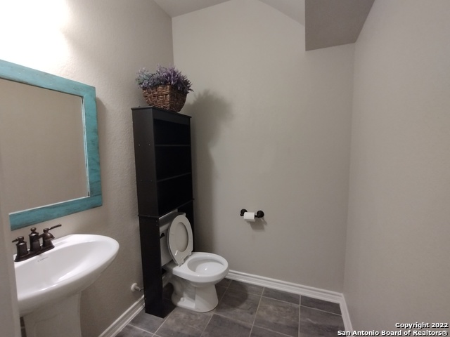 Image 23 of 35 For 11212 Hill Top Loop