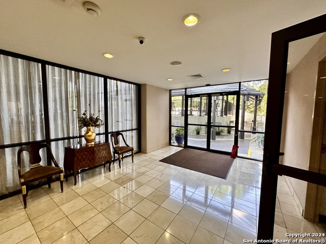 Image 26 of 36 For 7701 Wurzbach Rd 2301