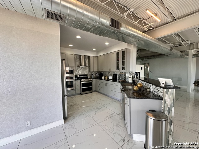 Image 3 of 36 For 7701 Wurzbach Rd 2301