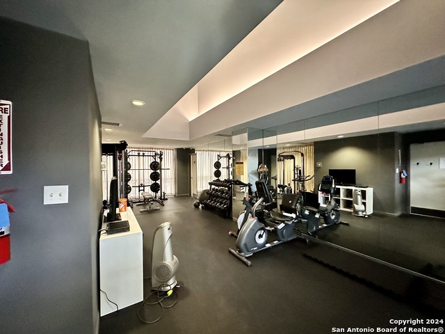 Image 30 of 36 For 7701 Wurzbach Rd 2301