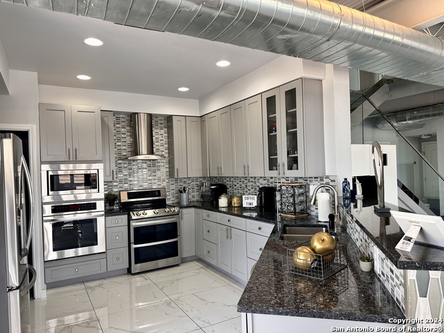 Image 4 of 36 For 7701 Wurzbach Rd 2301