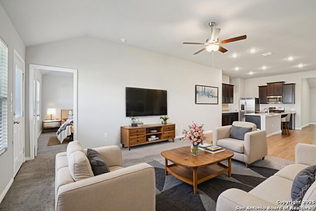 Image 14 of 35 For 7019 Vista Loop