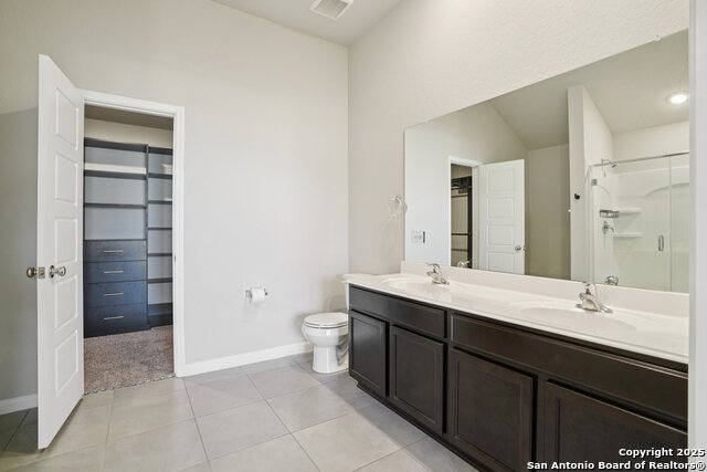 Image 18 of 35 For 7019 Vista Loop