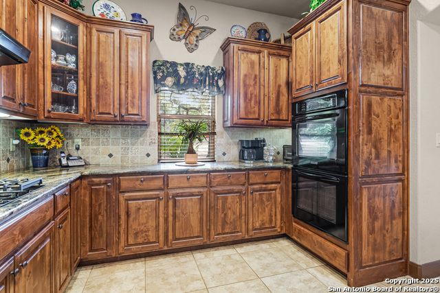 Image 10 of 30 For 2581 Otter