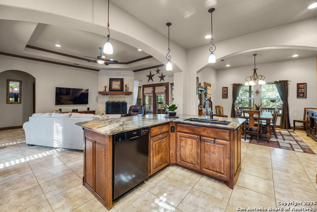 Image 11 of 30 For 2581 Otter