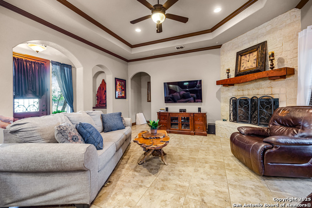 Image 2 of 30 For 2581 Otter