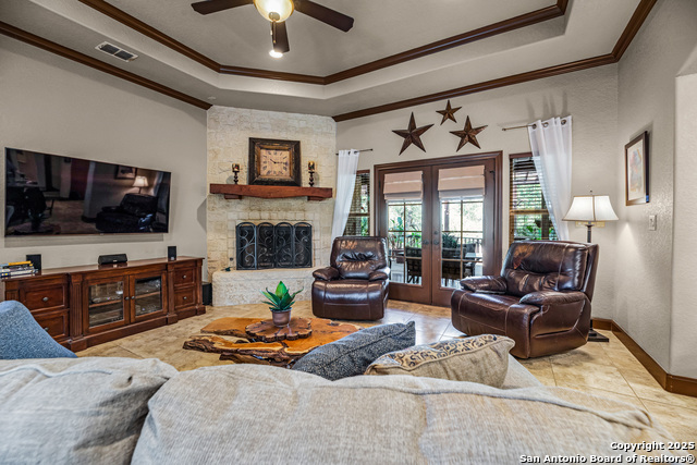 Image 4 of 30 For 2581 Otter