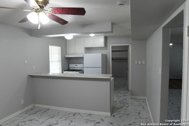 Image 2 of 16 For 4406 Sun Vista