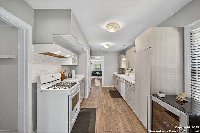 Image 13 of 29 For 515 Frost  