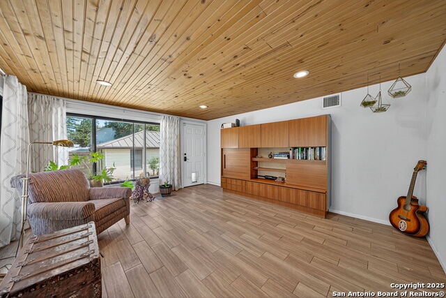 Image 14 of 29 For 515 Frost  