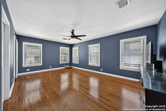 Image 16 of 29 For 515 Frost  