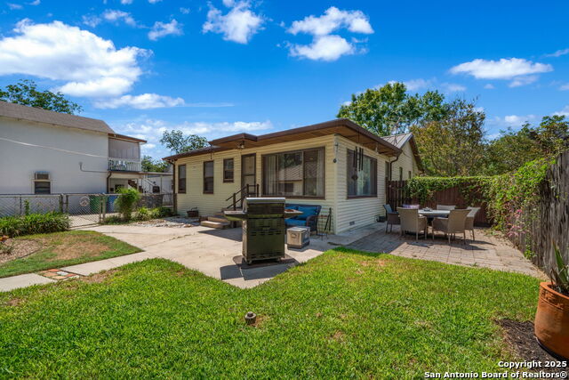 Image 28 of 29 For 515 Frost  