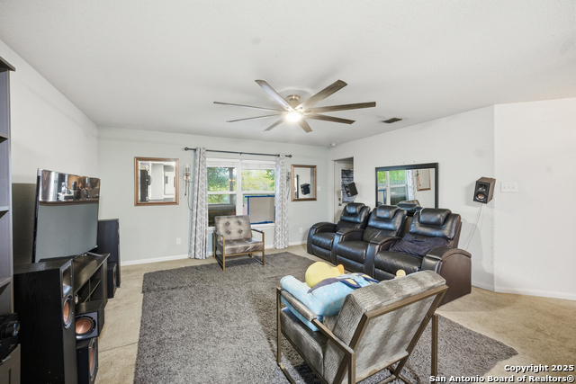 Listing photo id 11 for 6519 Luckey Square