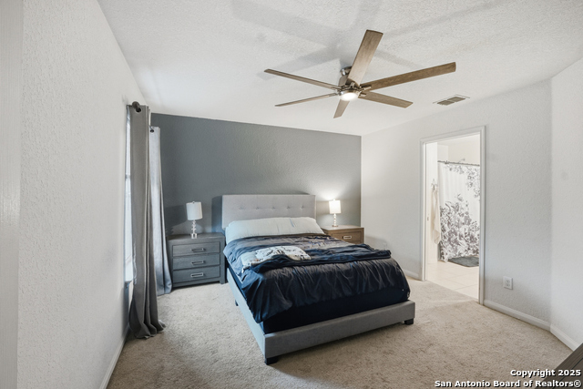 Listing photo id 15 for 6519 Luckey Square