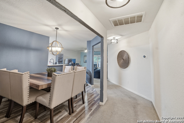 Listing photo id 6 for 6519 Luckey Square