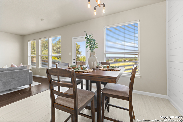 Image 11 of 33 For 3727 Columbia