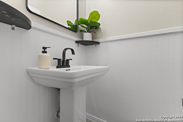 Image 23 of 33 For 3727 Columbia