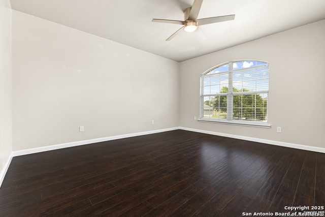 Image 31 of 33 For 3727 Columbia