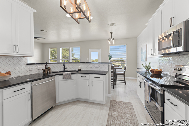 Image 6 of 33 For 3727 Columbia