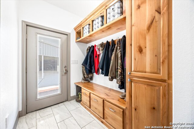 Image 44 of 81 For 6653 Fm 539  