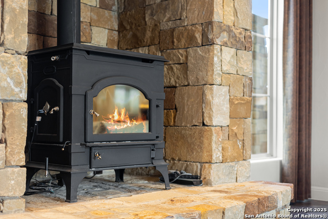 Image 11 of 79 For 114 Hunters View